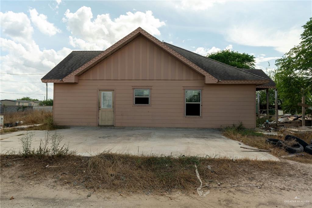 Photo 2 of 35174 Leal Road