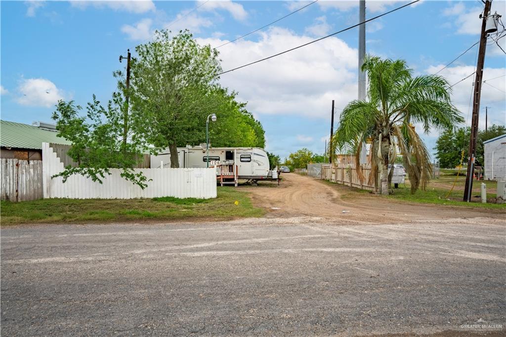 Multi-family home at 106 Arroyo Boulevard, Rio Hondo, Texas