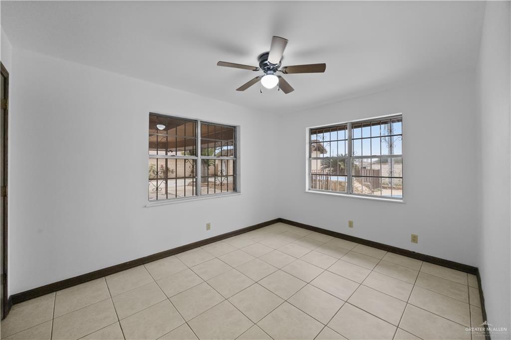 Photo 18 of 1023 La Vista Drive