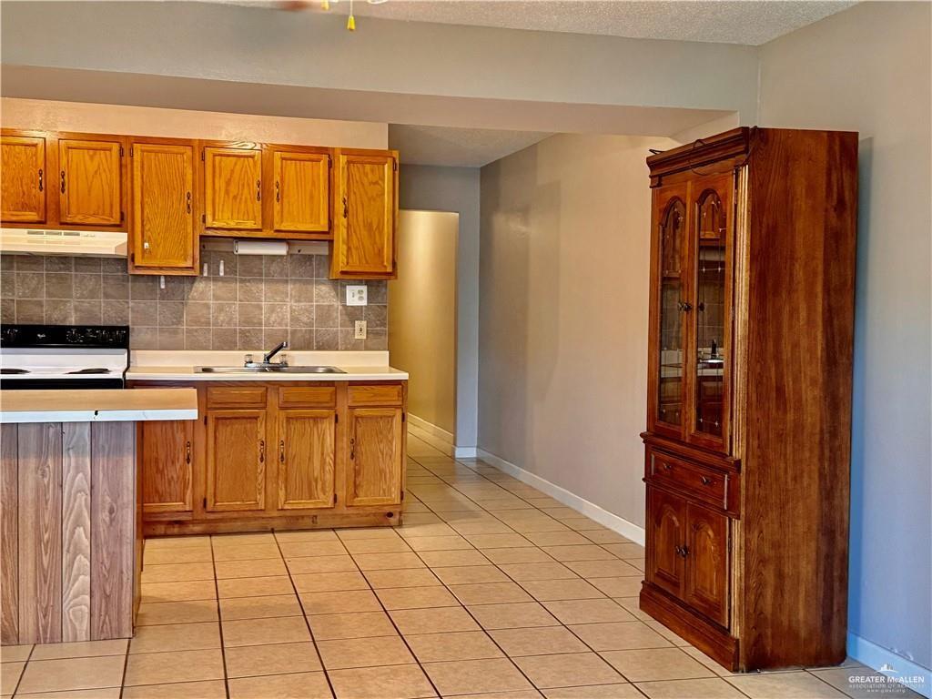 Photo 4 of 3415 Kenyon Road