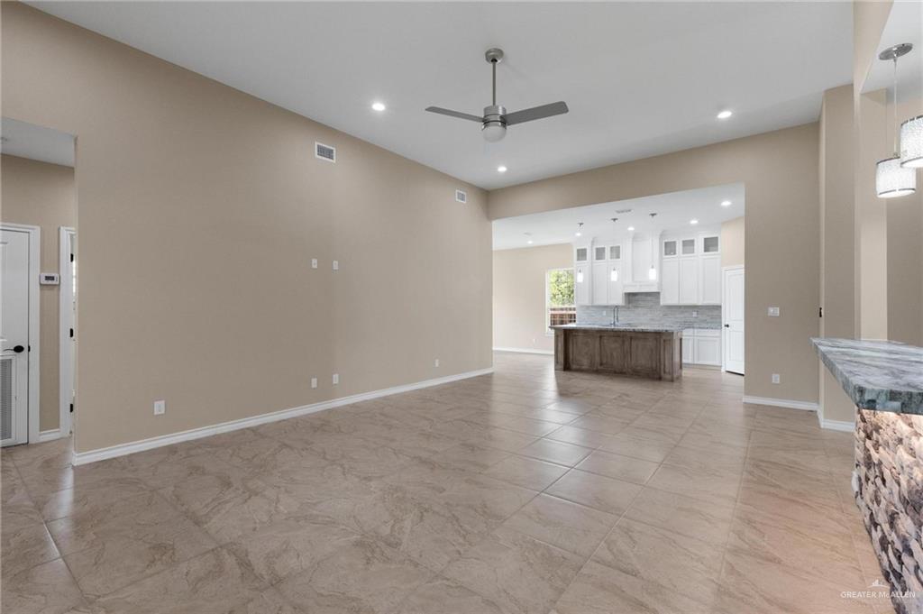 Photo 3 of 2402 Christian Circle