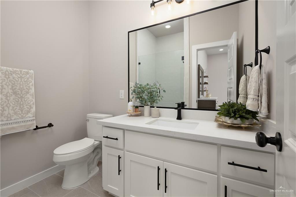 Photo 7 of 2404 Cardinal Drive