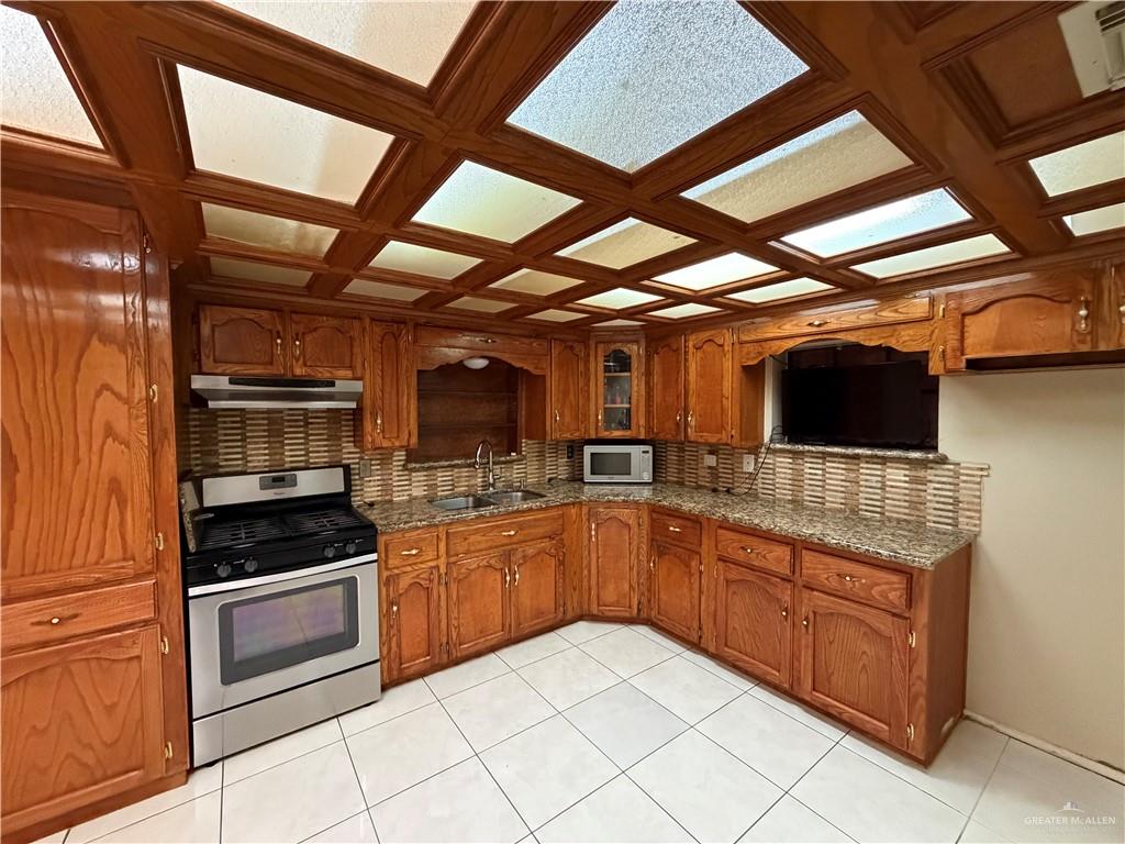 Photo 9 of 214 Resplandor Street