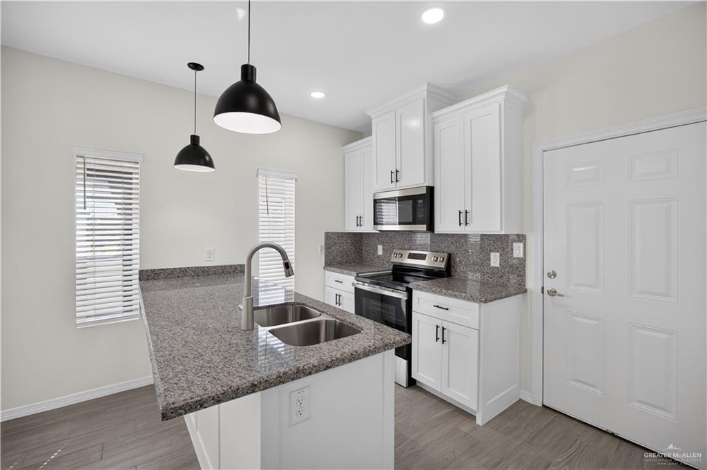 Photo 10 of 409 Alexandrite Avenue