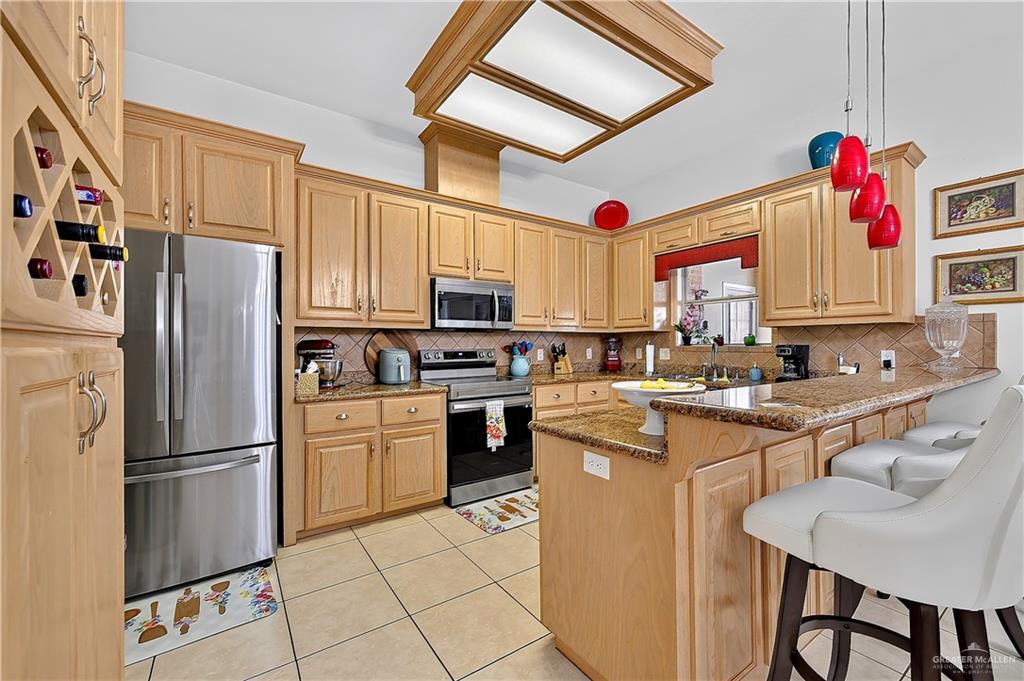 Photo 15 of 2524 Leslie Street