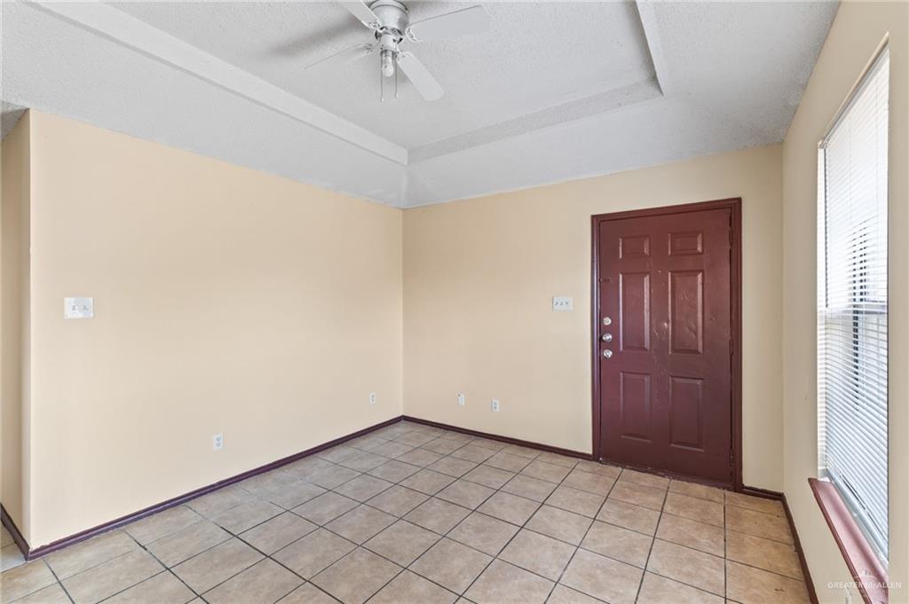 Photo 3 of 415 Date Palm Street