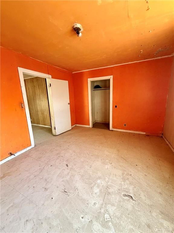 Photo 5 of 707 San Zeferino Street