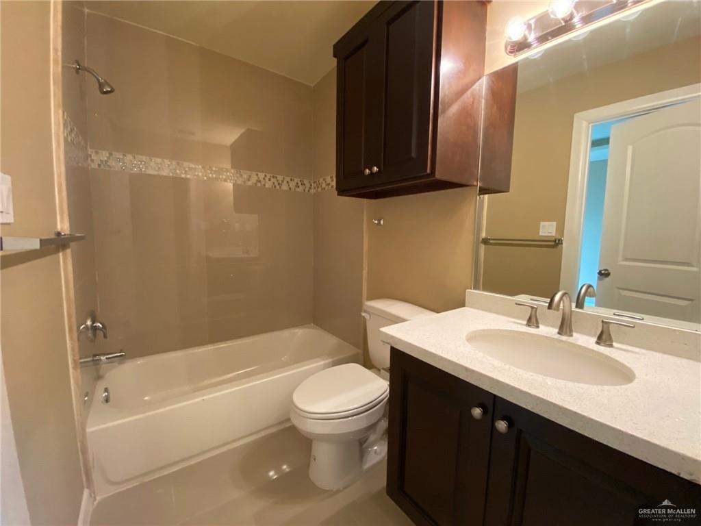 Photo 16 of 1204 Pineridge Avenue #4