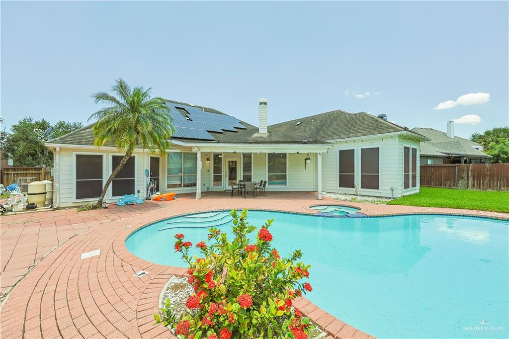 Photo 2 of 2805 Santa Susana Street