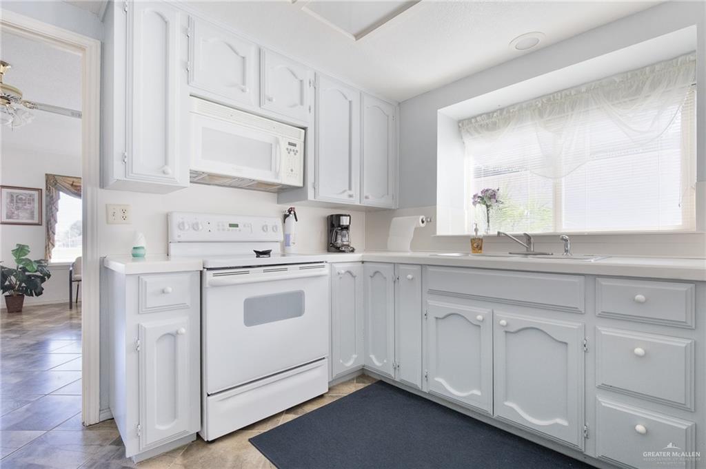 Photo 12 of 2725 Ashley Court