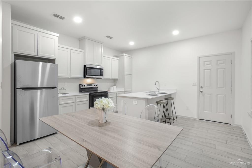 Photo 11 of 1501 Shavano Drive #3