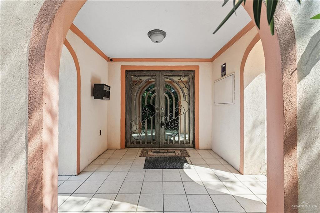 Photo 6 of 1649 Sam Houston Drive