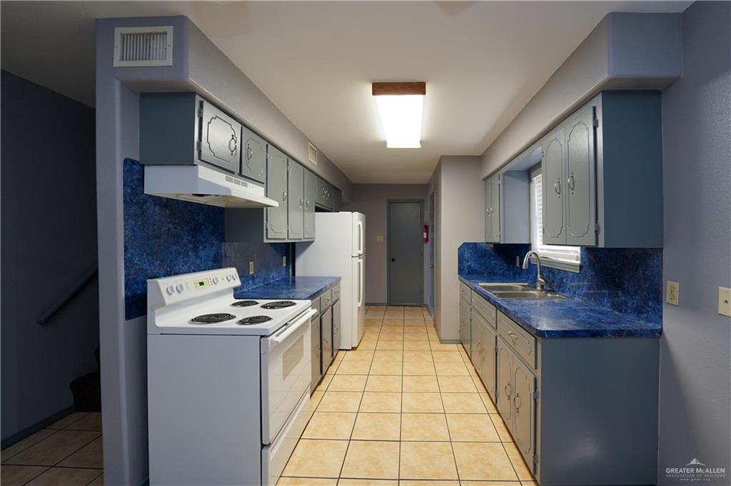 Photo 10 of 204 Gomez Drive