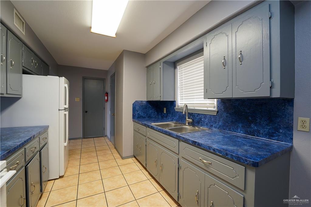 Photo 11 of 204 Gomez Drive