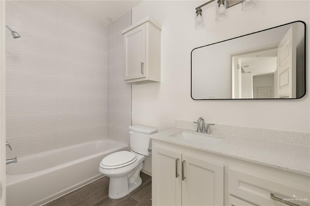 Photo 11 of 2713 Hayes Avenue #2