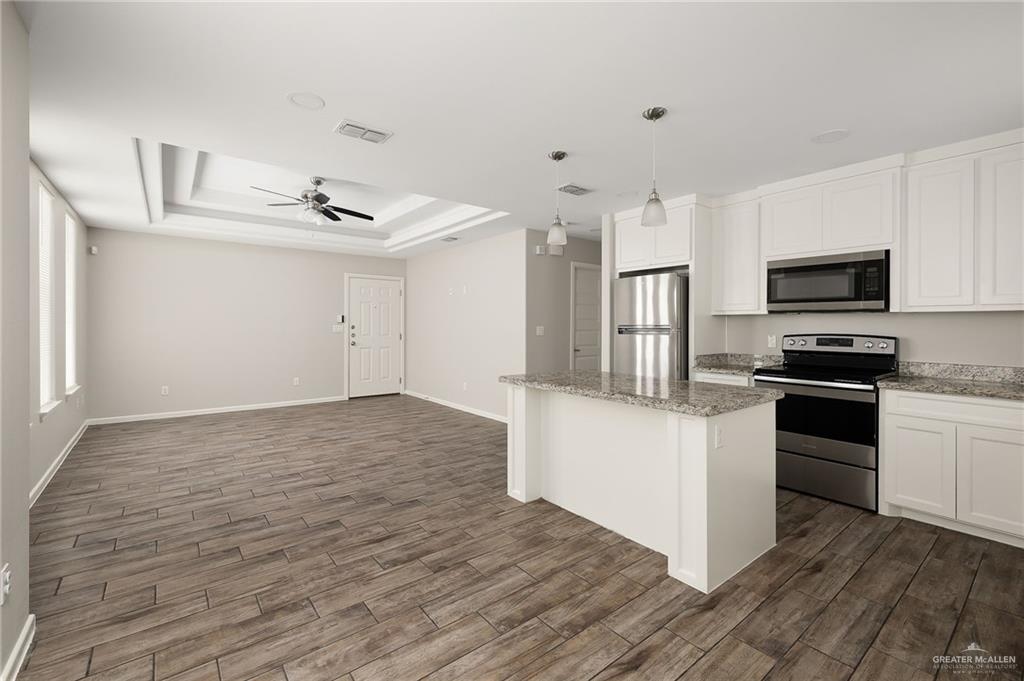 Photo 3 of 1413 Alta Vista Drive