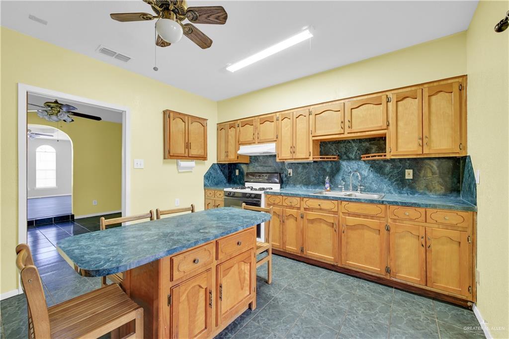 Photo 7 of 1629 Teege Avenue