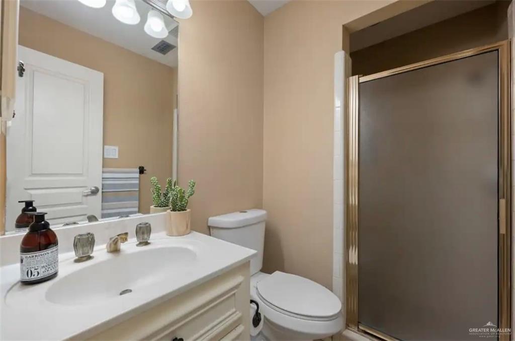 Photo 18 of 2405 Swallow Avenue