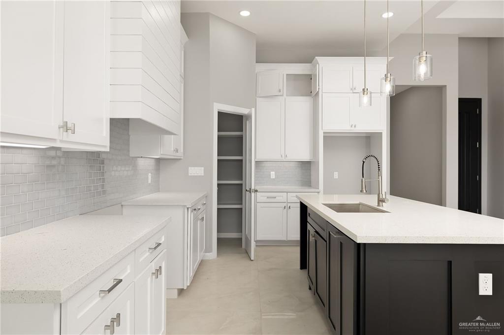 Photo 9 of 5712 Gira Del Sol Street