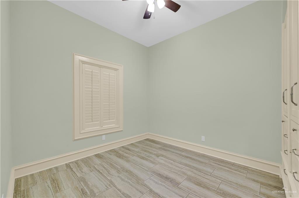 Photo 3 of 621 Avocet Avenue