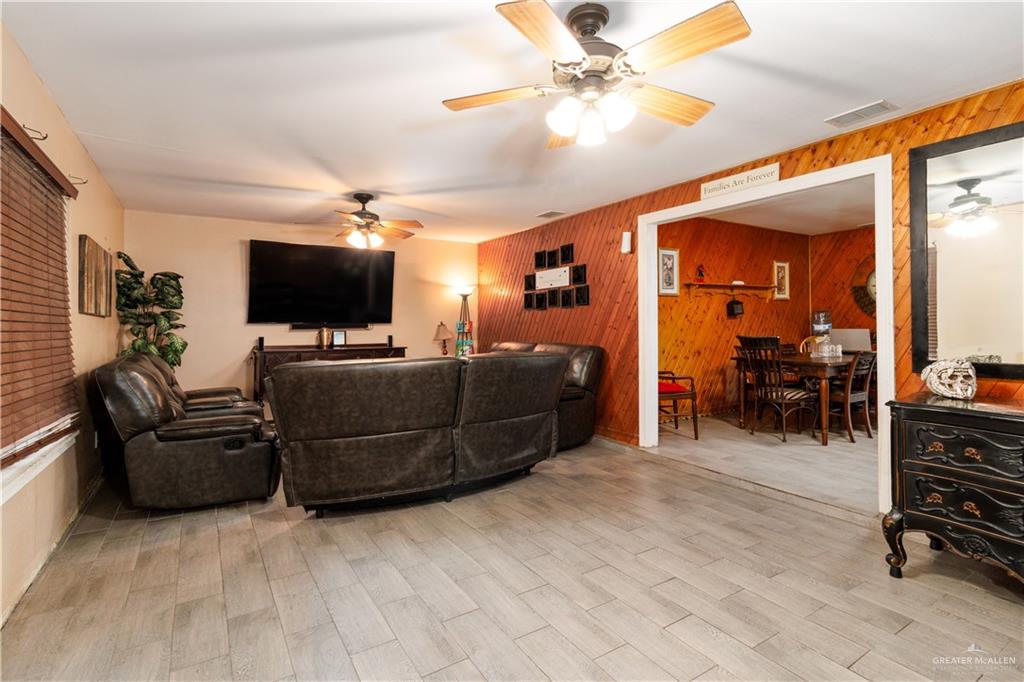 Photo 5 of 520 Upas Avenue