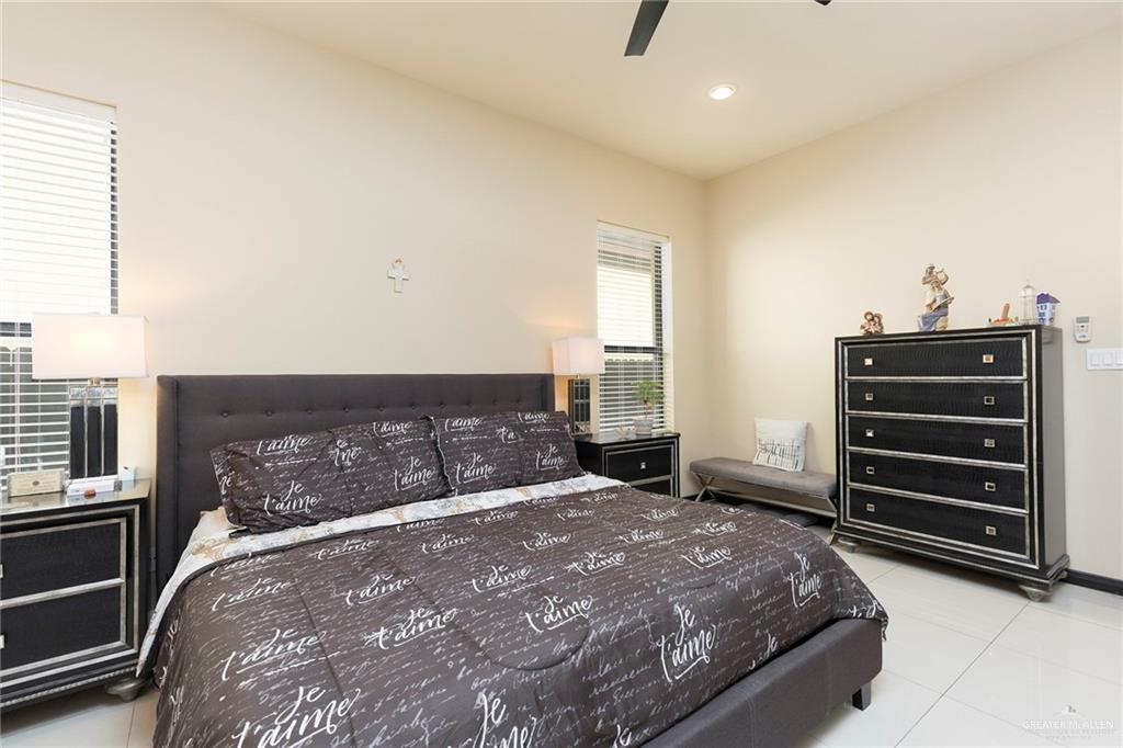 Photo 17 of 1304 Balboa Avenue