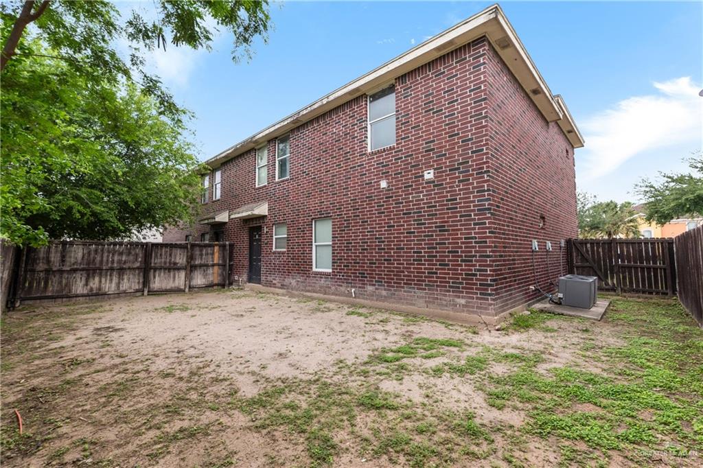 Photo 11 of 1403 Kiwi Avenue