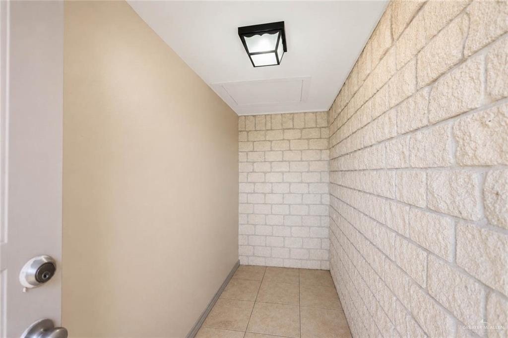Photo 36 of 2501 Gardenia Drive