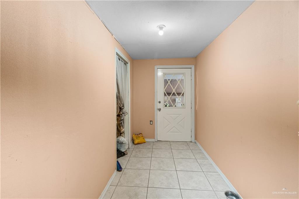 Photo 8 of 409 Clarke Street