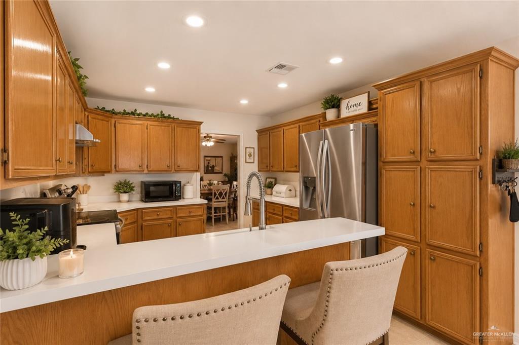 Photo 8 of 301 Tyler Avenue