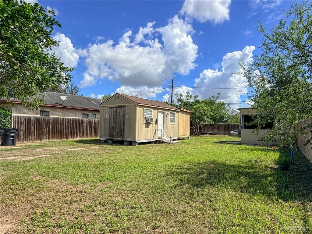 Photo 5 of 1526 Alamo Street