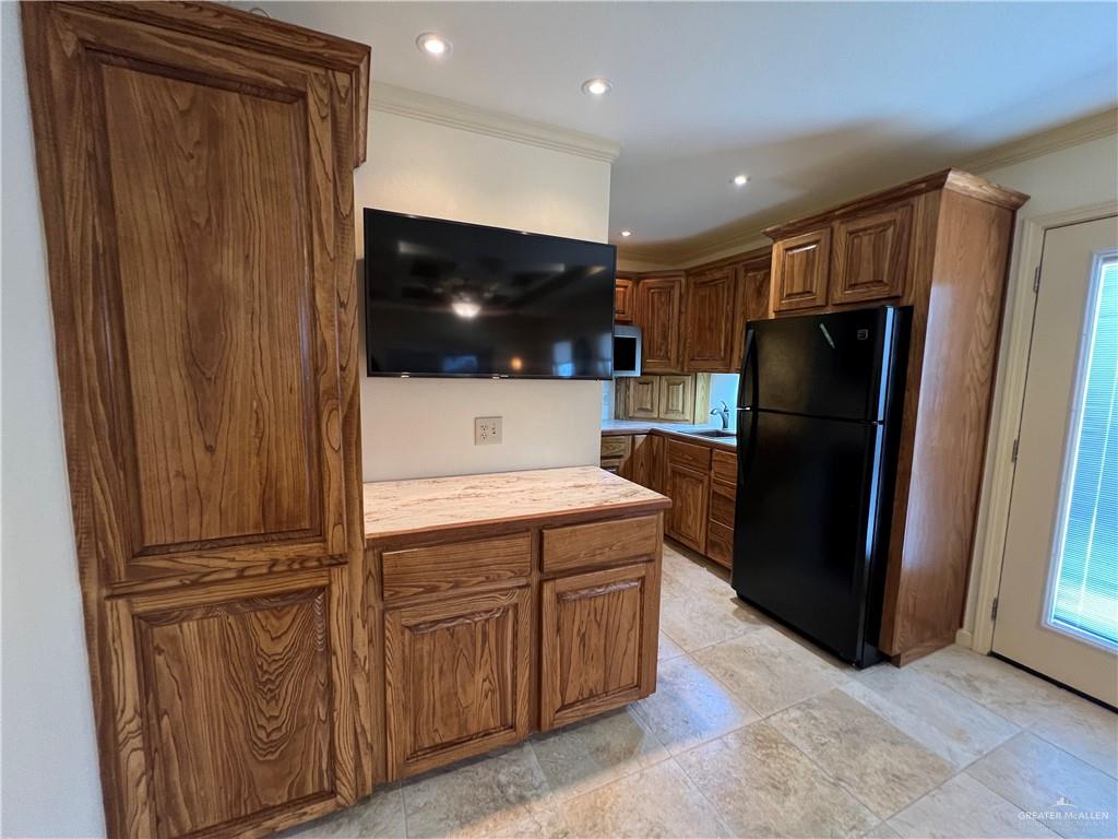 Photo 6 of 2082 Carmona East Street