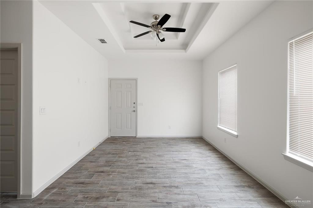Photo 5 of 1301 Valle Vista Street