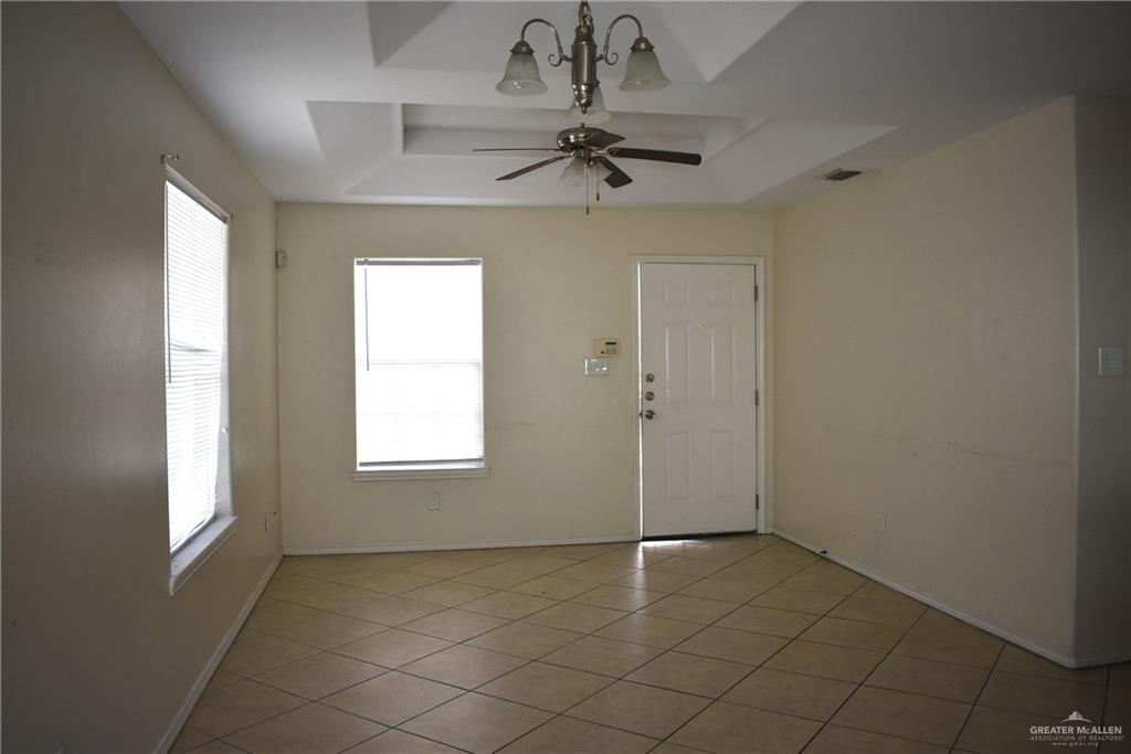 Photo 3 of 221 Albatross Avenue