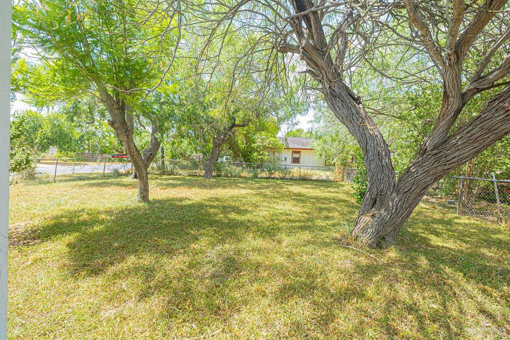 Photo 28 of 1901 Teege Avenue