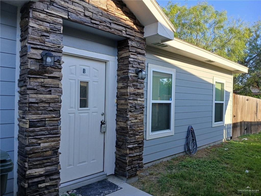 Photo 5 of 605 & 609 Cypress Avenue