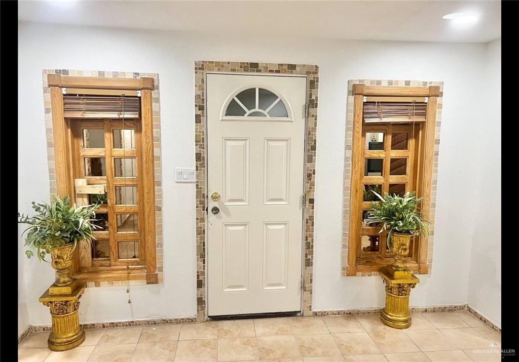 Photo 10 of 200 Linda Lane