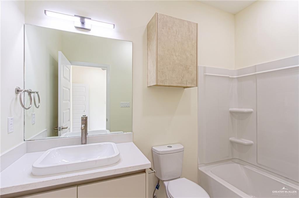 Photo 6 of 2609 Hilltop Avenue