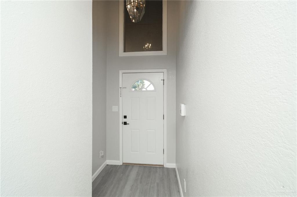 Photo 7 of 917 Blue Bonnett Drive