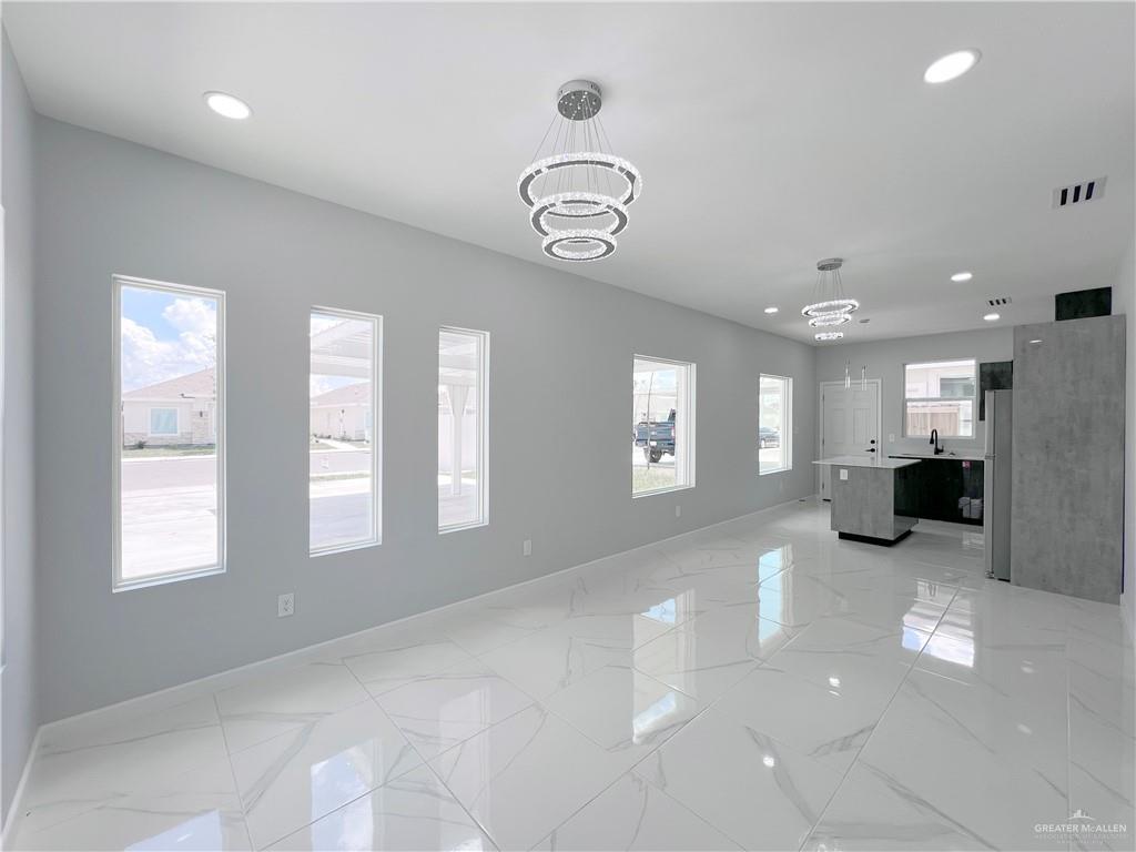 Photo 2 of 823 Woodson Avenue #4