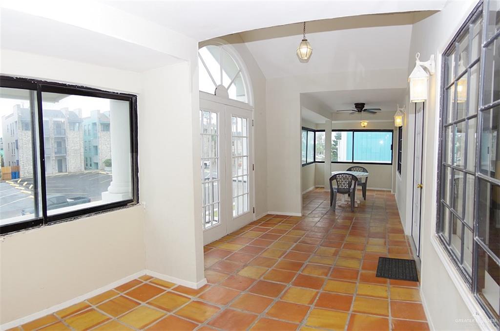 Photo 40 of 124 Retama Street