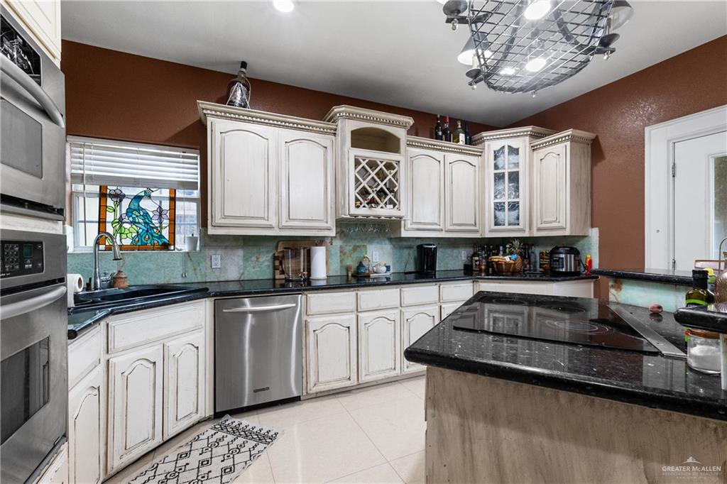 Photo 7 of 5860 Forest Boulevard