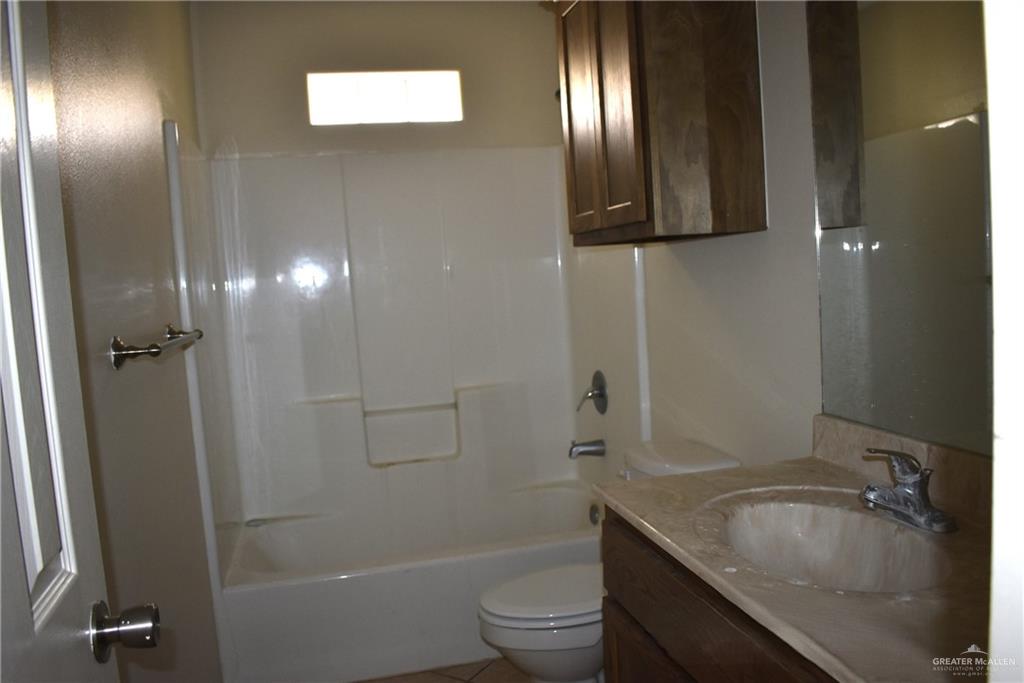 Photo 15 of 307 Albatross Avenue