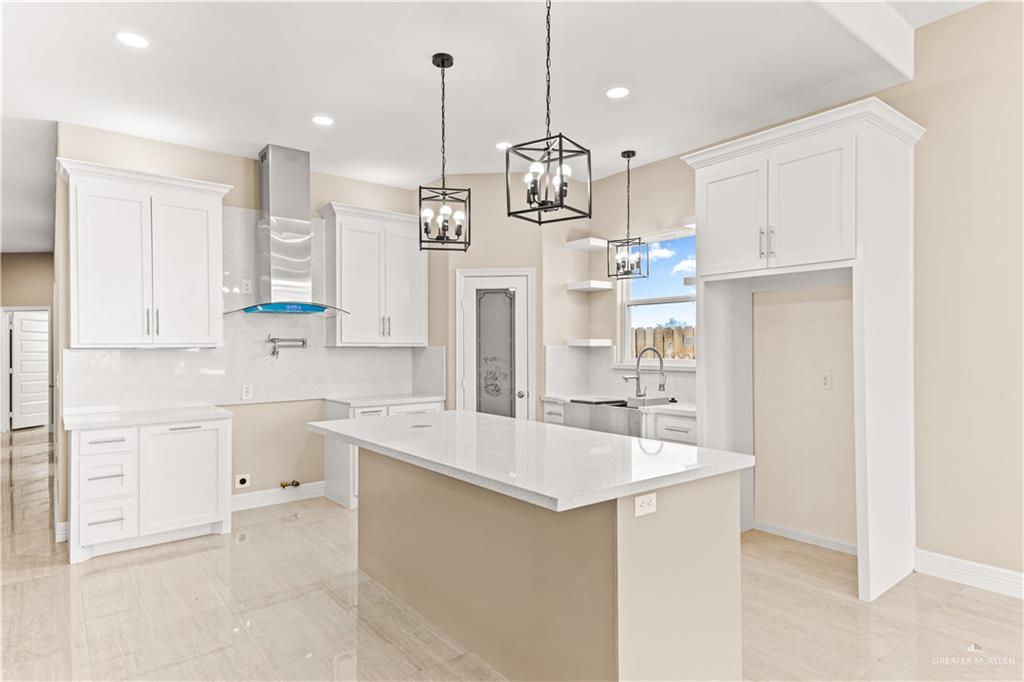 Photo 10 of 601 La Pointe Avenue