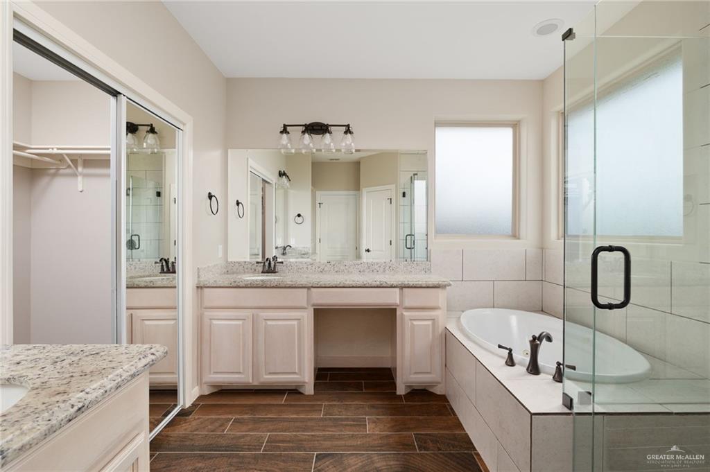 Photo 11 of 14220 Amistad Circle