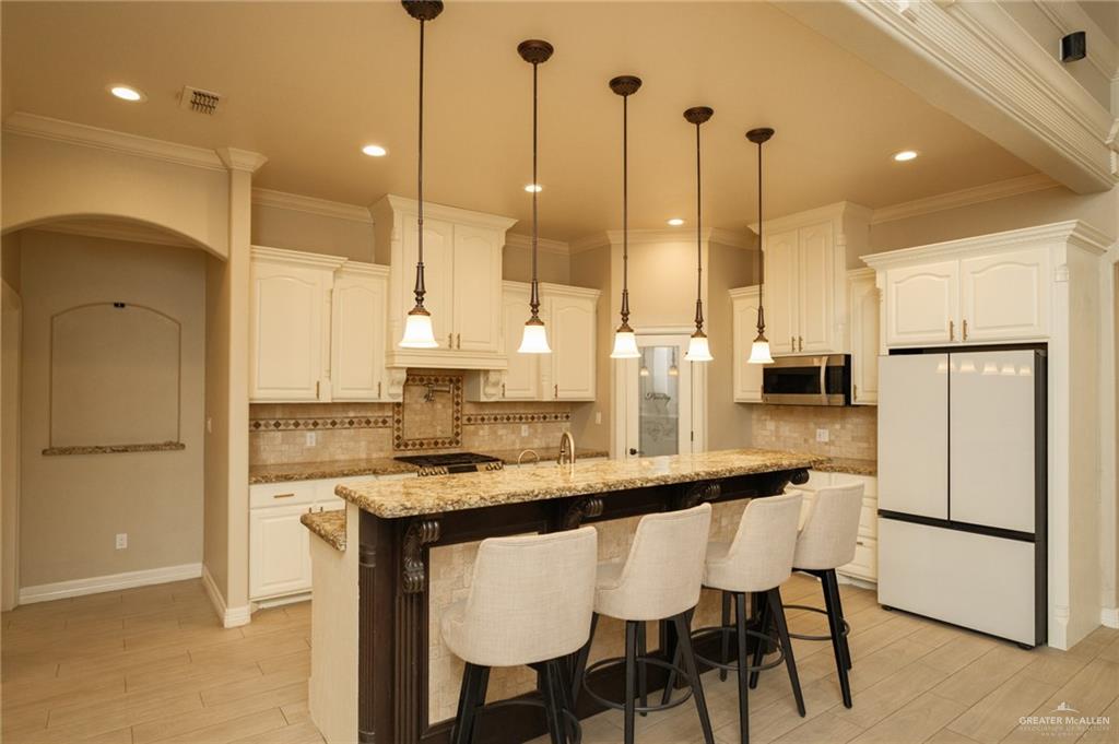 Photo 6 of 153 Alvarez Court