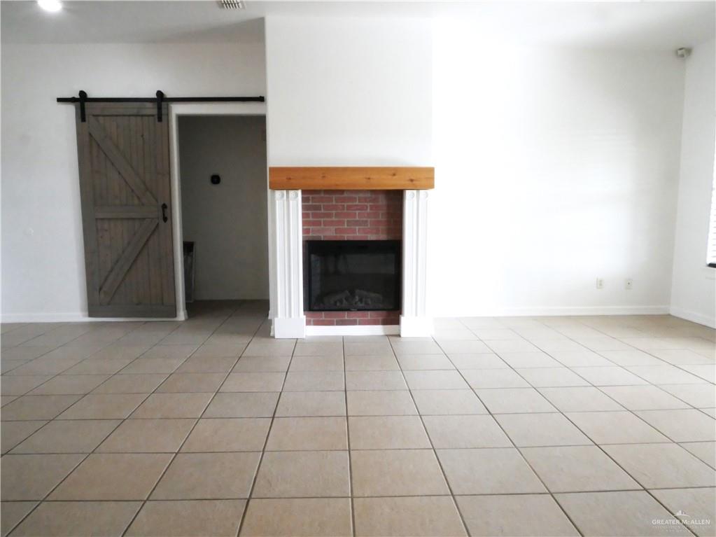 Photo 8 of 3505 Macquarie Drive