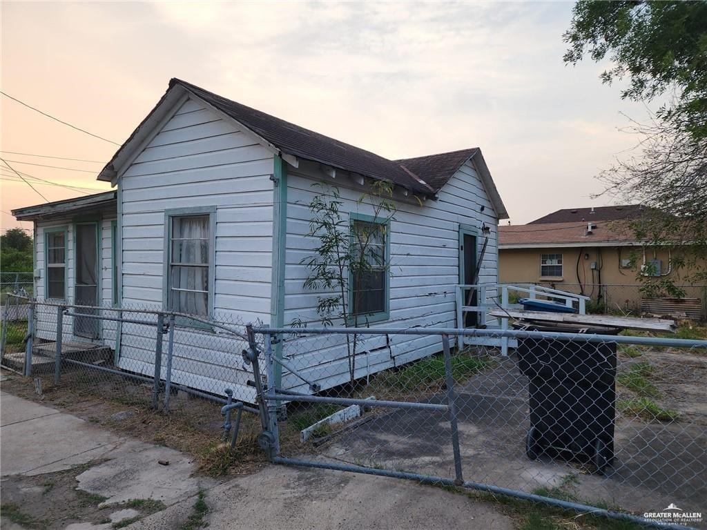 Photo 15 of 1606 Mobile Street