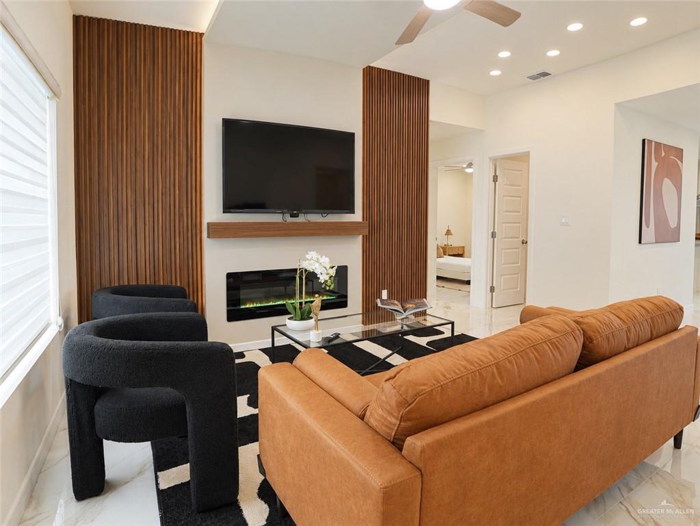 Photo 3 of 320 Barcelona Drive