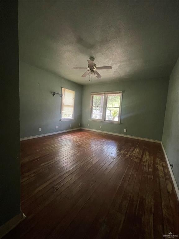 Photo 10 of 734 Acacia Avenue